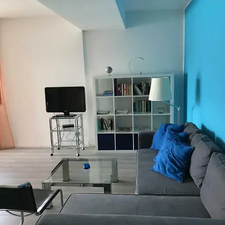 Flat With Pool Lake View בלביו
